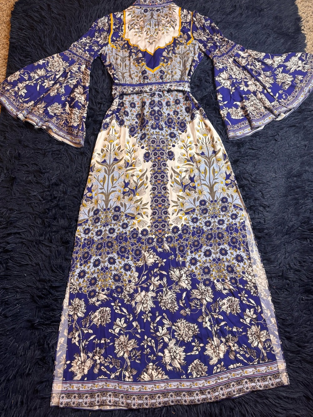 NWT Alice + Olivia Chassidy Bell Sleeve Maxi Dress. Size XS - Picture 10 of 17